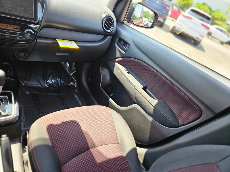 Mitsubishi Mirage Vehicle Full-screen Gallery Image 12
