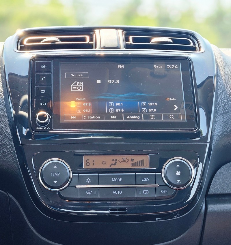 Mitsubishi Mirage Vehicle Full-screen Gallery Image 16