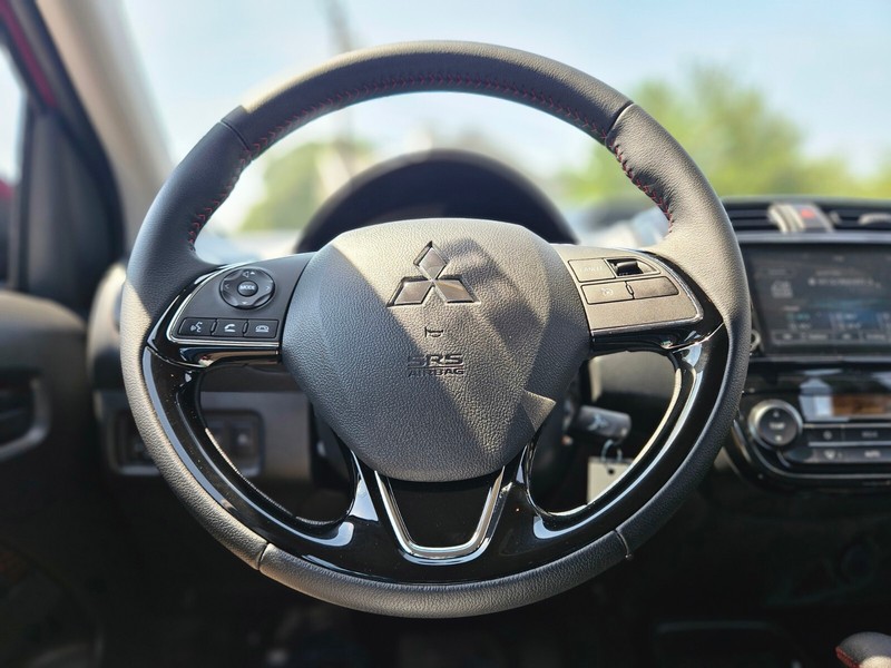 Mitsubishi Mirage Vehicle Full-screen Gallery Image 19