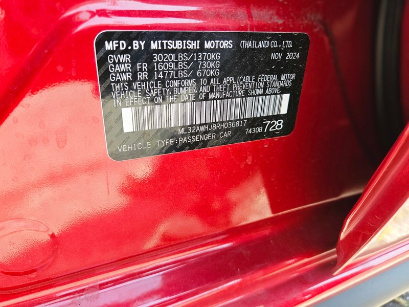 Mitsubishi Mirage Vehicle Full-screen Gallery Image 25