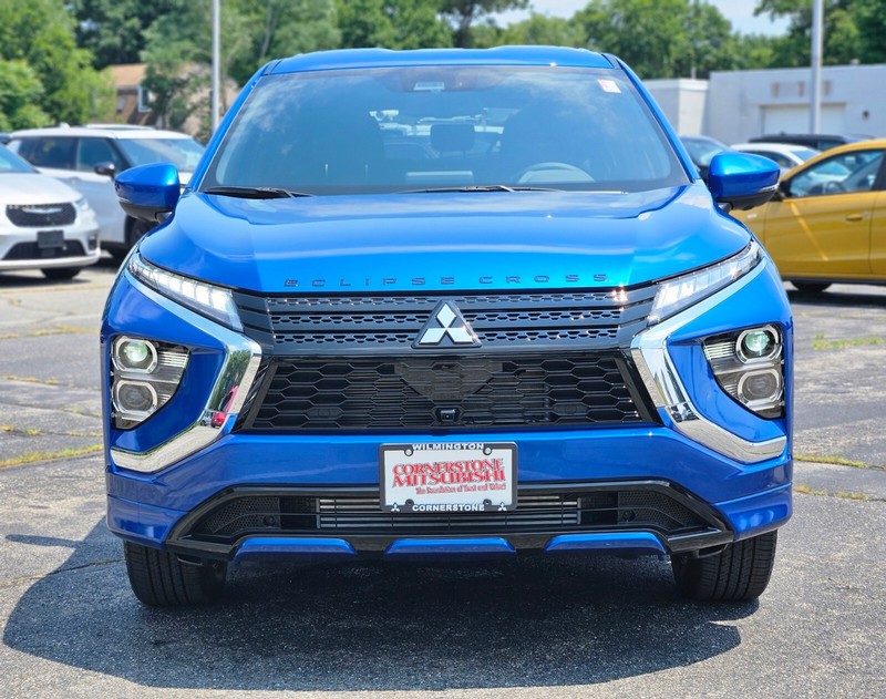 Mitsubishi Eclipse Cross Vehicle Full-screen Gallery Image 05