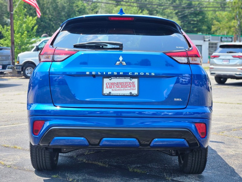 Mitsubishi Eclipse Cross Vehicle Full-screen Gallery Image 09