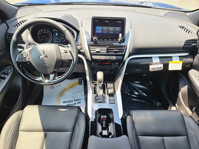 Mitsubishi Eclipse Cross Vehicle Full-screen Gallery Image 13