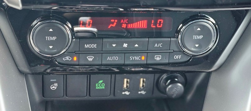 Mitsubishi Eclipse Cross Vehicle Full-screen Gallery Image 22