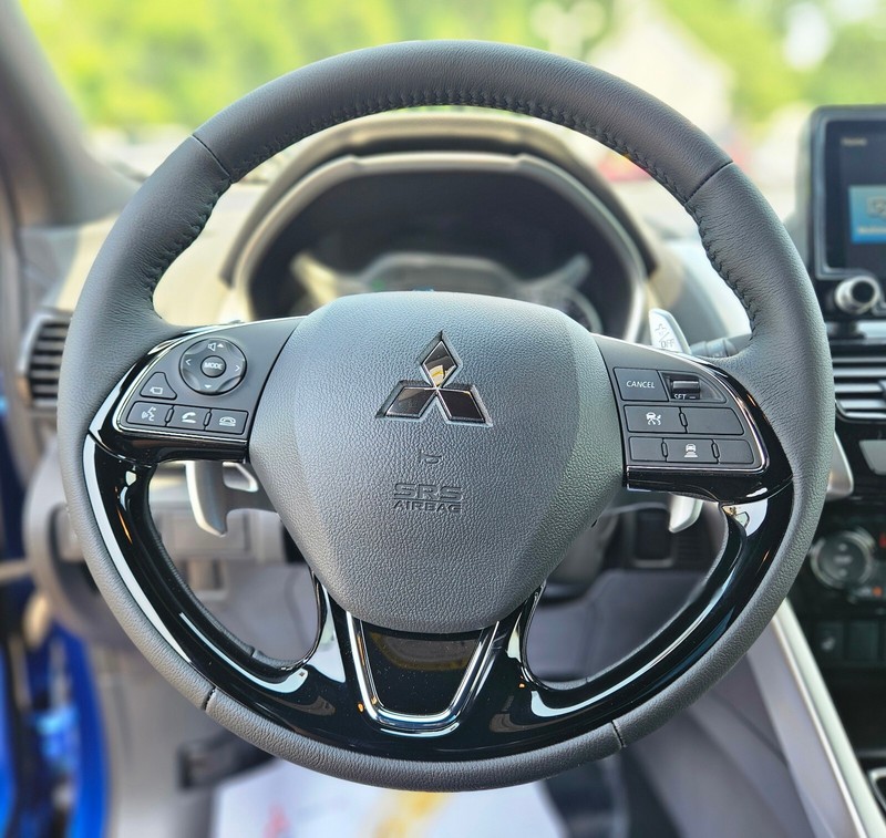 Mitsubishi Eclipse Cross Vehicle Full-screen Gallery Image 25