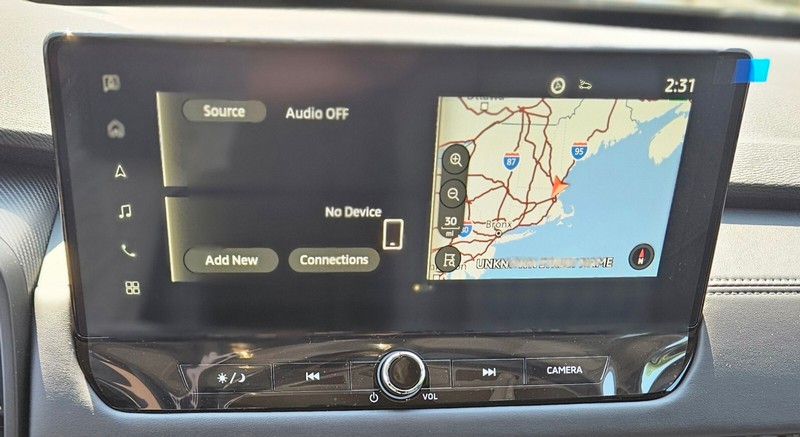 Mitsubishi Outlander Plug-In Hybrid Vehicle Full-screen Gallery Image 20