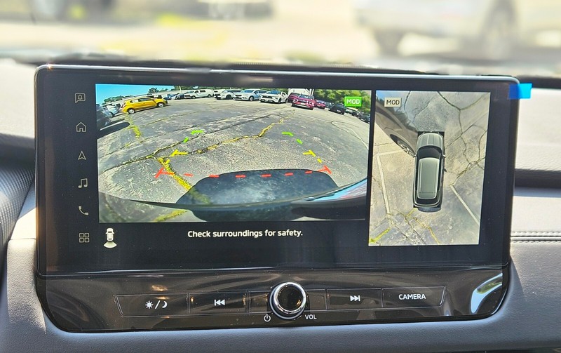 Mitsubishi Outlander Plug-In Hybrid Vehicle Full-screen Gallery Image 21