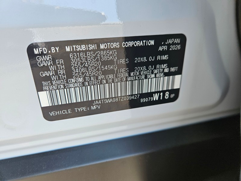 Mitsubishi Outlander Plug-In Hybrid Vehicle Full-screen Gallery Image 32