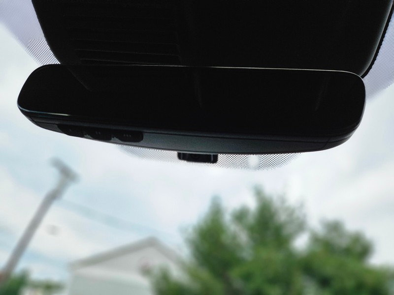 Mitsubishi Outlander Vehicle Full-screen Gallery Image 17