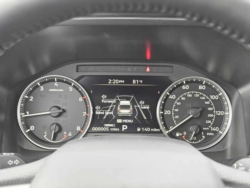 Mitsubishi Outlander Vehicle Full-screen Gallery Image 26