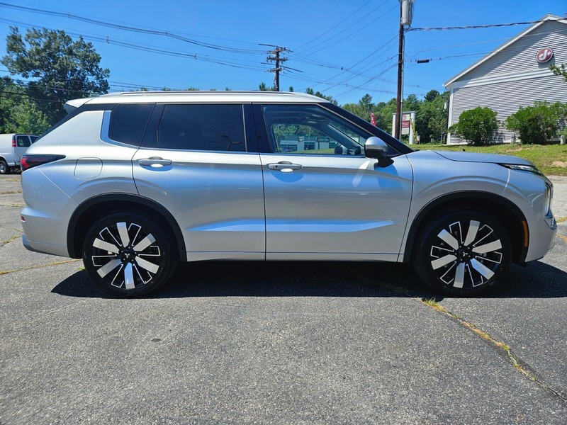 Mitsubishi Outlander Vehicle Full-screen Gallery Image 04