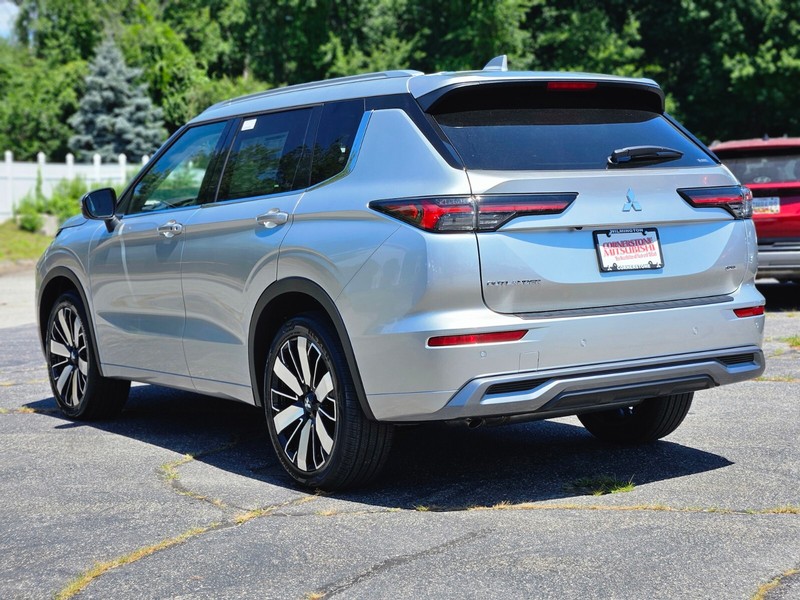 Mitsubishi Outlander Vehicle Full-screen Gallery Image 07