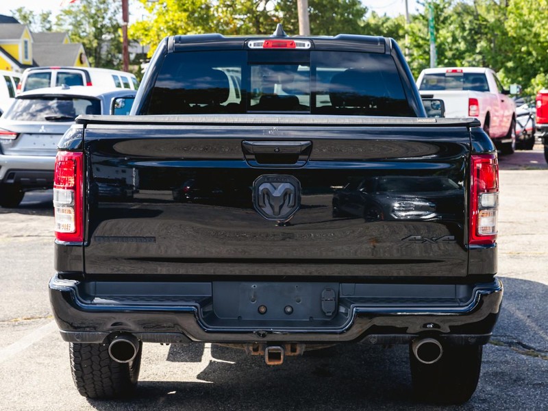 Ram 1500 Vehicle Full-screen Gallery Image 04
