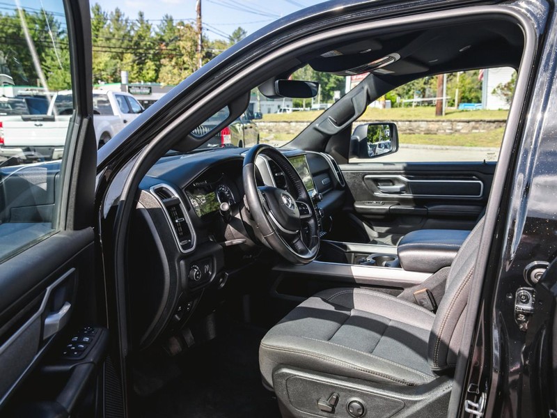 Ram 1500 Vehicle Full-screen Gallery Image 12