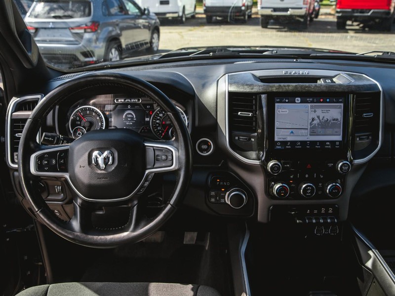 Ram 1500 Vehicle Full-screen Gallery Image 14