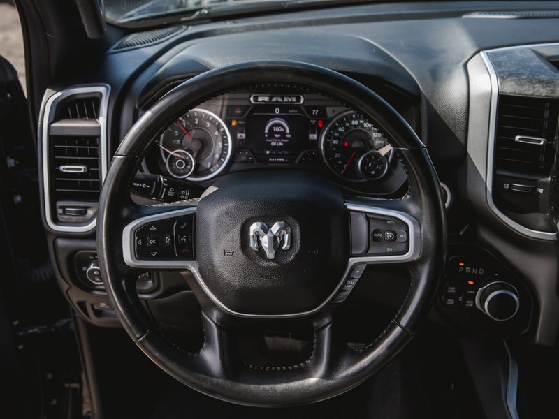 Ram 1500 Vehicle Full-screen Gallery Image 15