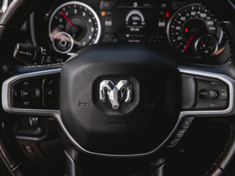 Ram 1500 Vehicle Full-screen Gallery Image 17