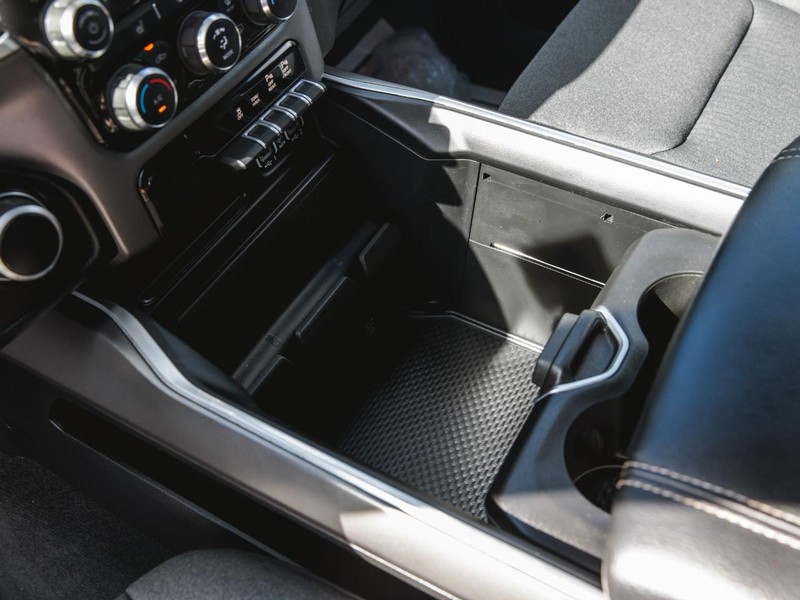 Ram 1500 Vehicle Full-screen Gallery Image 25
