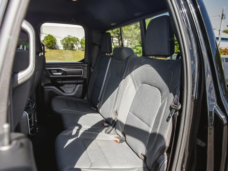 Ram 1500 Vehicle Full-screen Gallery Image 28