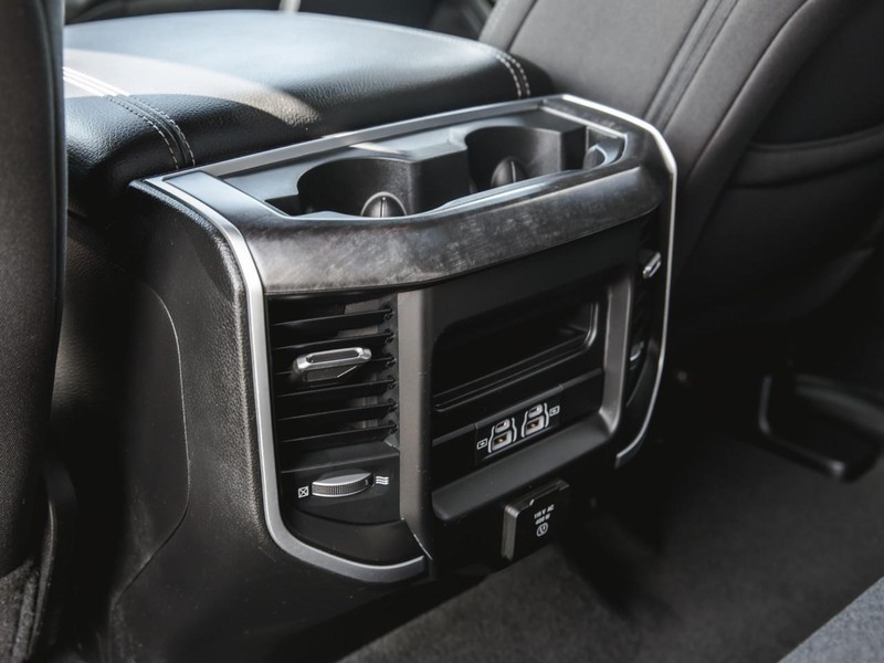Ram 1500 Vehicle Full-screen Gallery Image 29