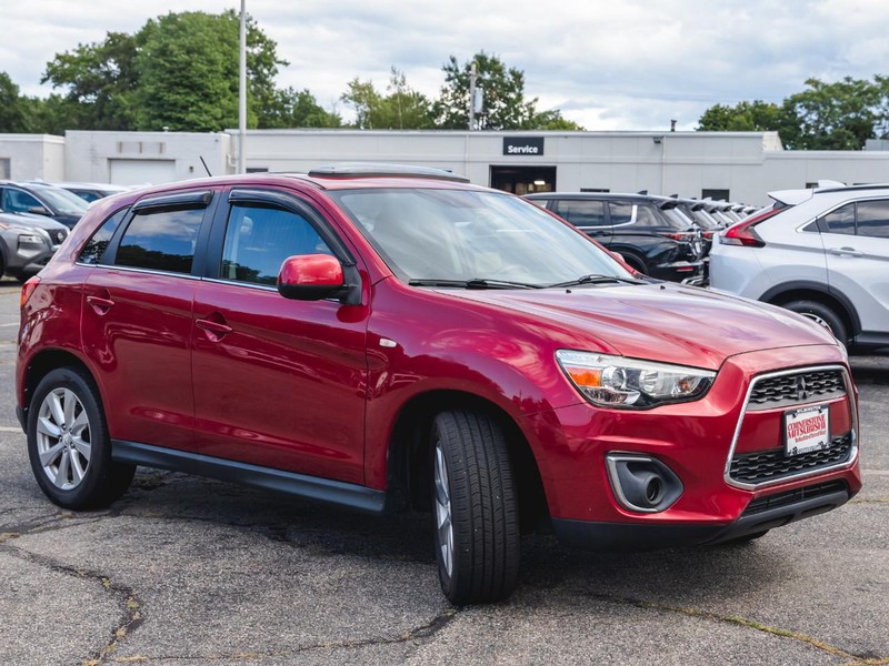 Mitsubishi Outlander Sport Vehicle Full-screen Gallery Image 08