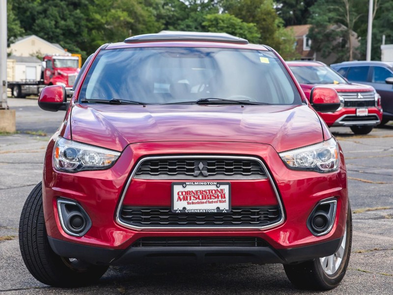 Mitsubishi Outlander Sport Vehicle Full-screen Gallery Image 09