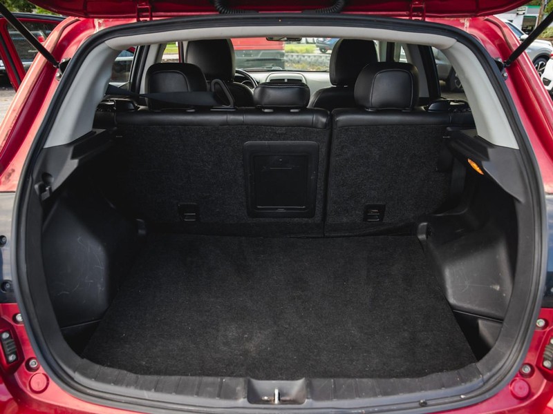 Mitsubishi Outlander Sport Vehicle Full-screen Gallery Image 24