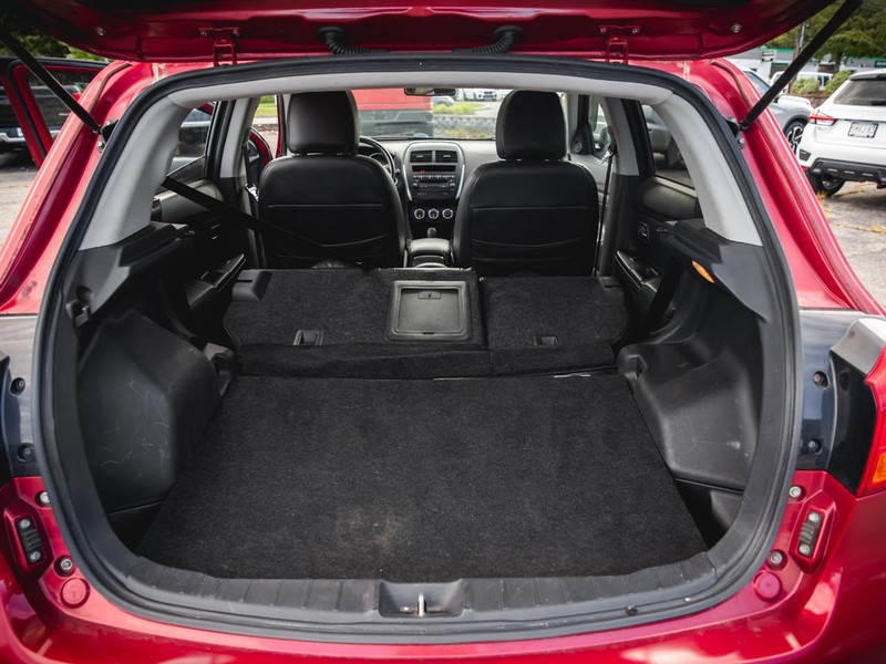 Mitsubishi Outlander Sport Vehicle Full-screen Gallery Image 26
