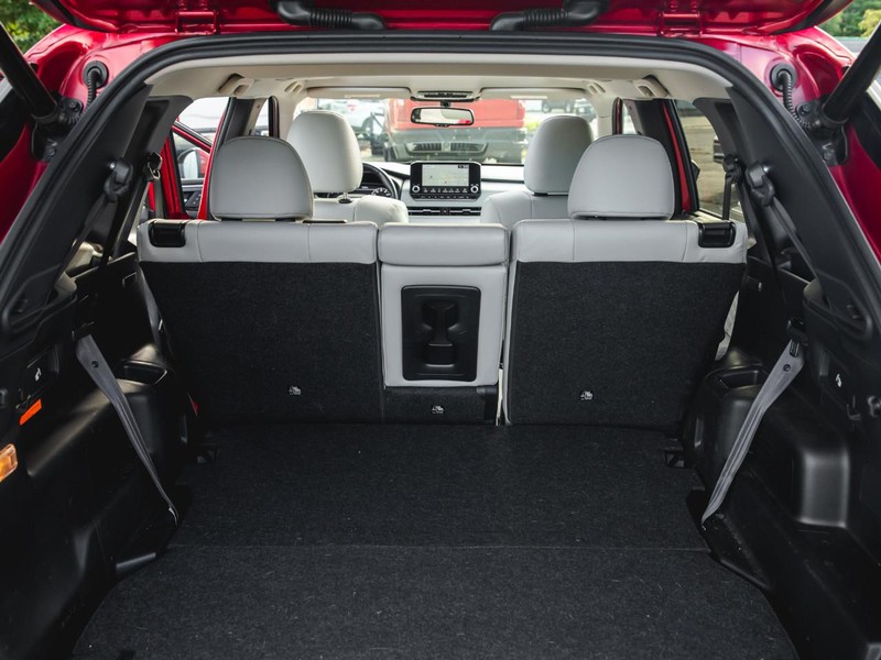 Mitsubishi Outlander PHEV Vehicle Full-screen Gallery Image 30