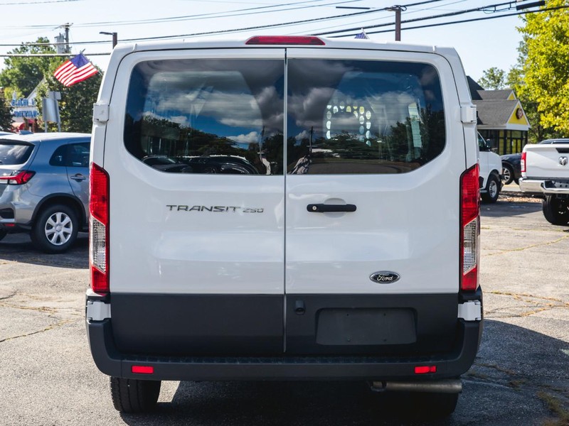 Ford Transit Cargo Van Vehicle Full-screen Gallery Image 04