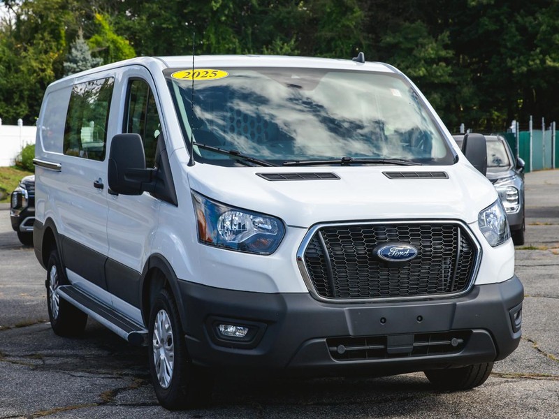 Ford Transit Cargo Van Vehicle Full-screen Gallery Image 08