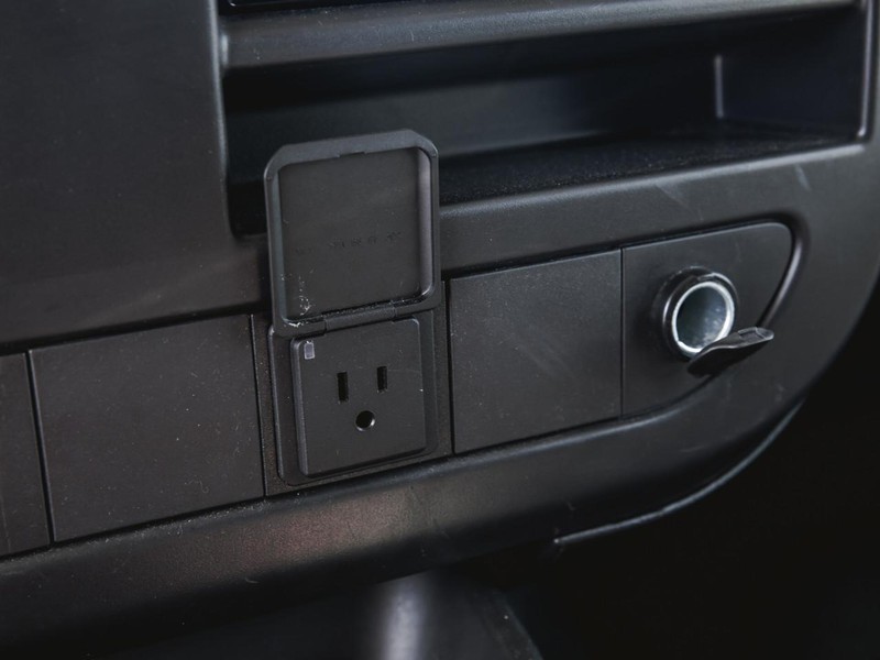 GMC Savana Cargo Van Vehicle Full-screen Gallery Image 15