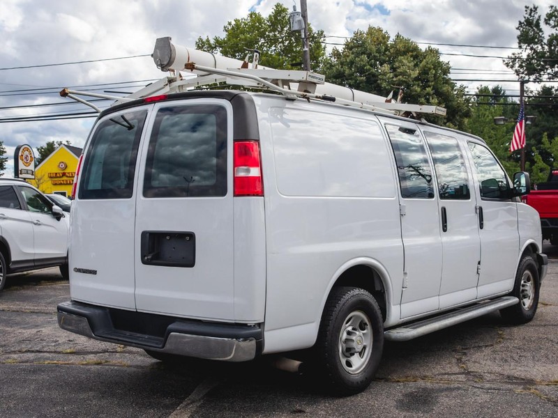 Chevrolet Express Cargo Van Vehicle Full-screen Gallery Image 05