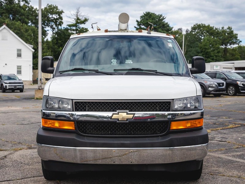 Chevrolet Express Cargo Van Vehicle Full-screen Gallery Image 08