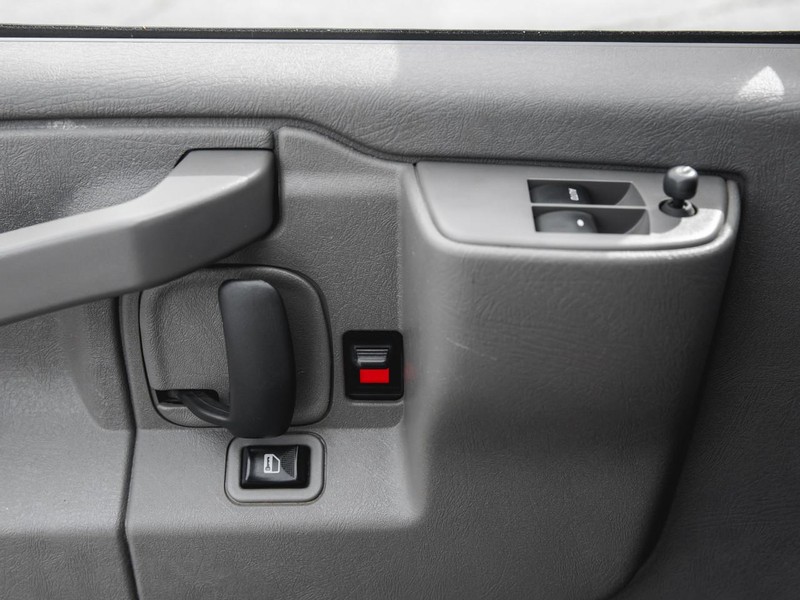 Chevrolet Express Cargo Van Vehicle Full-screen Gallery Image 15