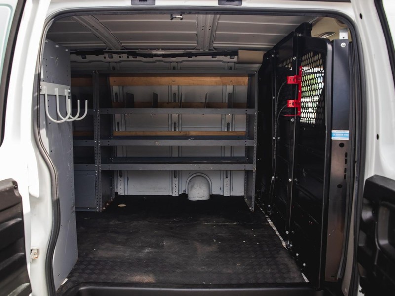 Chevrolet Express Cargo Van Vehicle Full-screen Gallery Image 17
