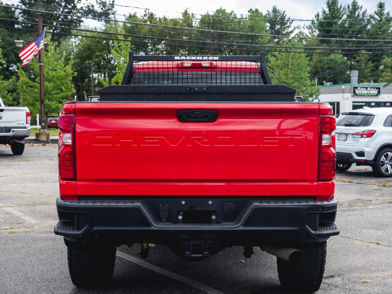 Chevrolet Silverado 2500HD Vehicle Full-screen Gallery Image 05