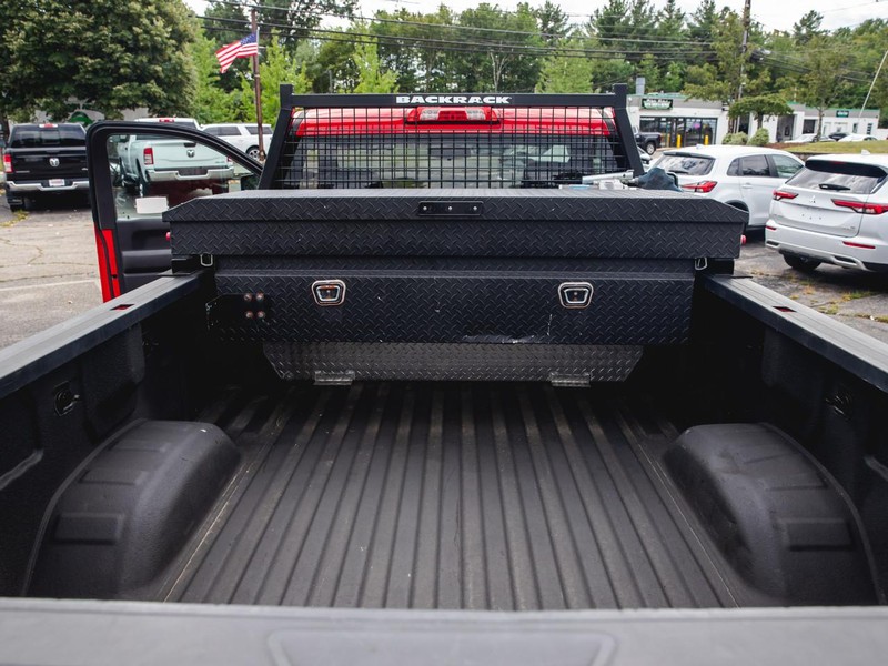 Chevrolet Silverado 2500HD Vehicle Full-screen Gallery Image 06