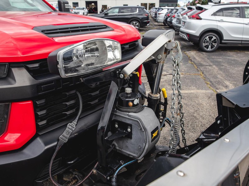 Chevrolet Silverado 2500HD Vehicle Full-screen Gallery Image 11