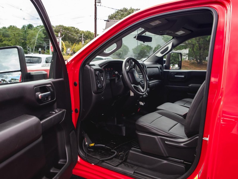 Chevrolet Silverado 2500HD Vehicle Full-screen Gallery Image 15
