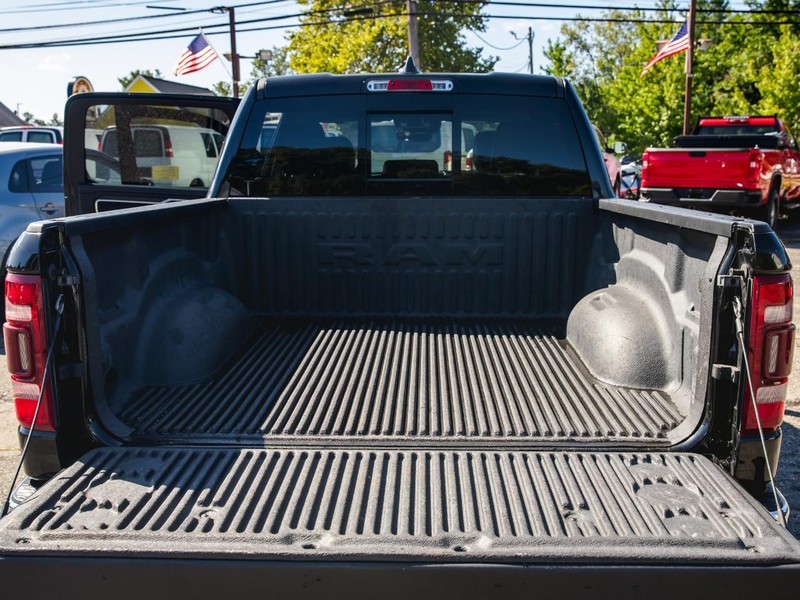 Ram 1500 Vehicle Full-screen Gallery Image 11