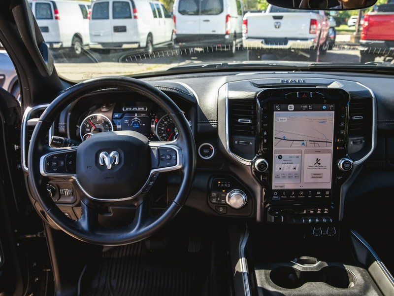 Ram 1500 Vehicle Full-screen Gallery Image 16