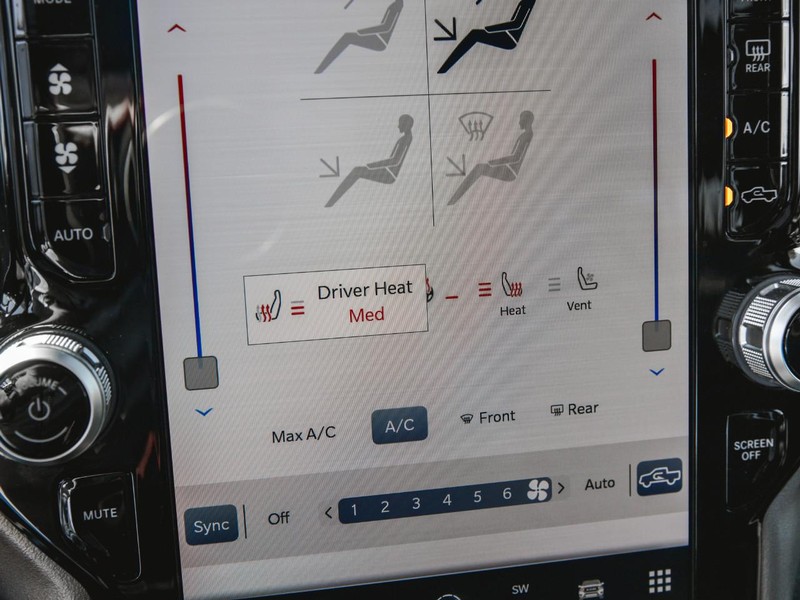 Ram 1500 Vehicle Full-screen Gallery Image 21