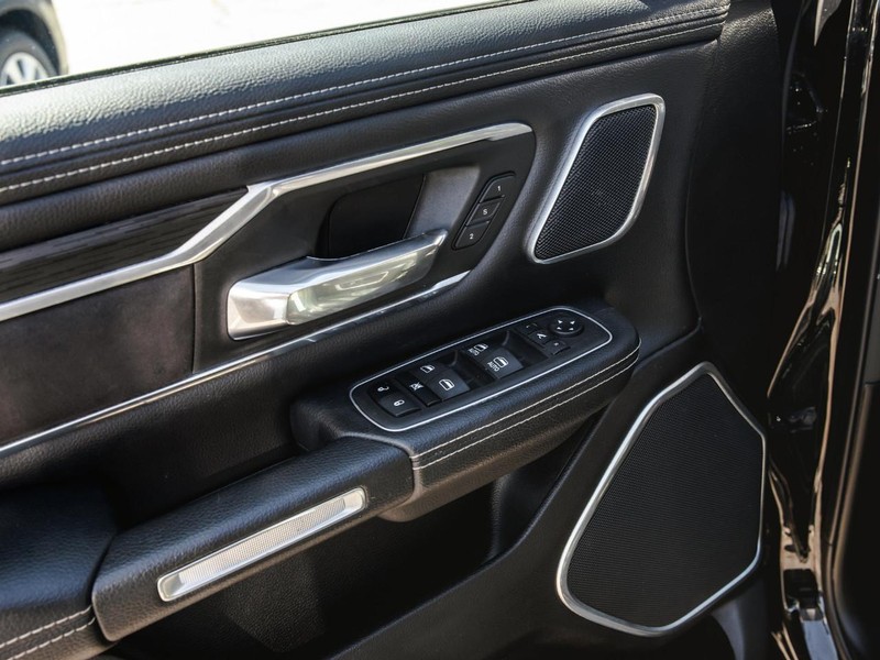 Ram 1500 Vehicle Full-screen Gallery Image 26