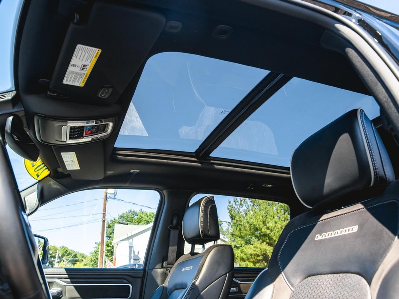 Ram 1500 Vehicle Full-screen Gallery Image 28