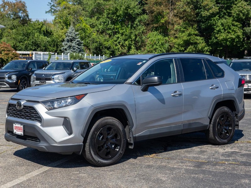 Toyota RAV4 Vehicle Full-screen Gallery Image 02