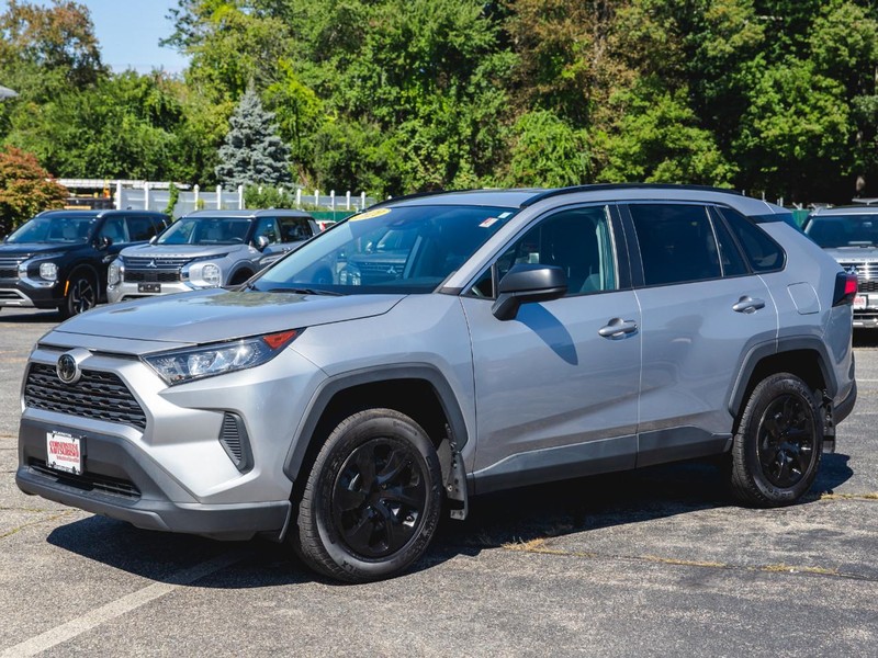 Toyota RAV4 Vehicle Full-screen Gallery Image 07