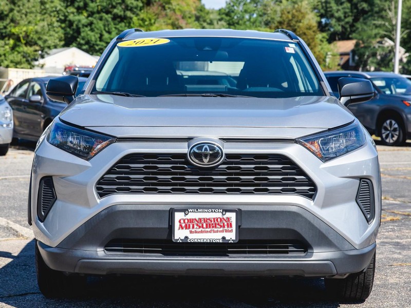 Toyota RAV4 Vehicle Full-screen Gallery Image 14