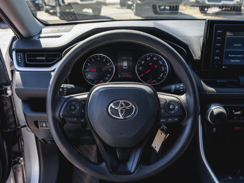 Toyota RAV4 Vehicle Full-screen Gallery Image 19