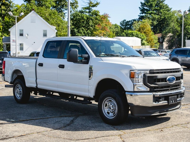 Ford Super Duty F-250 SRW Vehicle Full-screen Gallery Image 07